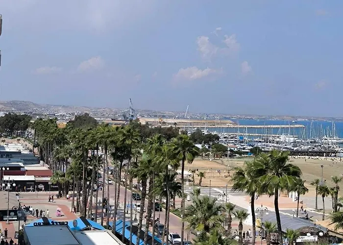 Sunorama Garden - Seaview דירה לרנקה